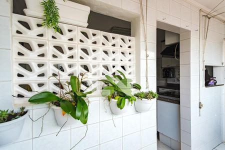 Apartamento à venda com 94m², 3 quartos e 1 vaga Apartamento à venda com 94m², 3 quartos e 1 vagaÁrea de Serviço