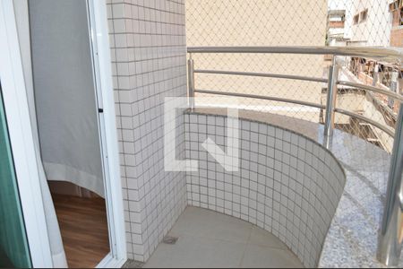 Apartamento à venda com 81m², 3 quartos e 2 vagasVaranda da Suite