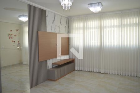 Sala de apartamento à venda com 3 quartos, 81m² em Cabral, Contagem