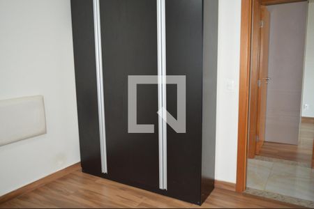 Apartamento à venda com 81m², 3 quartos e 2 vagasQuarto 2