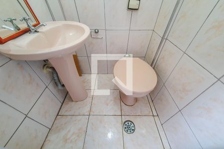 Apartamento à venda com 85m², 2 quartos e sem vaga Apartamento à venda com 85m², 2 quartos e sem vagaBanheiro de serviço