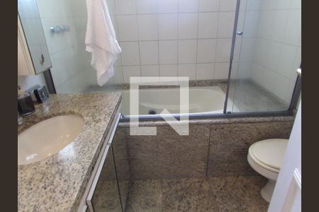 Apartamento à venda com 164m², 4 quartos e 3 vagasBanheiro da Suíte 2