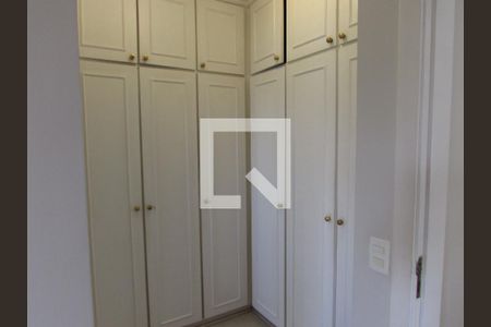 Apartamento à venda com 164m², 4 quartos e 3 vagasCloset da suíte 2