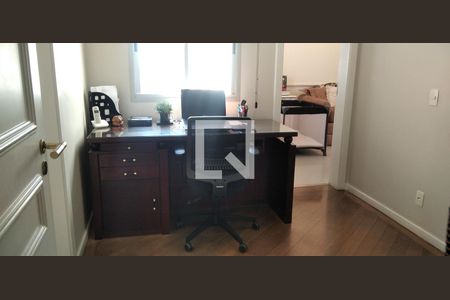 Apartamento à venda com 164m², 4 quartos e 3 vagasEscritório