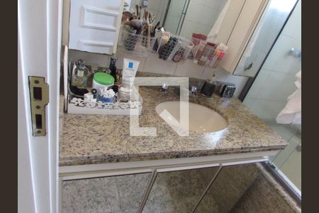 Apartamento à venda com 164m², 4 quartos e 3 vagasBanheiro da Suíte 2