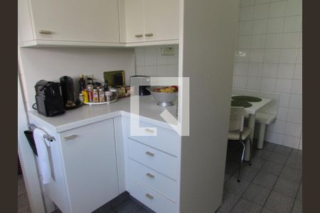 Apartamento à venda com 164m², 4 quartos e 3 vagasCozinha - Armários