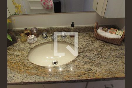 Apartamento à venda com 164m², 4 quartos e 3 vagasBanheiro da Suíte 3