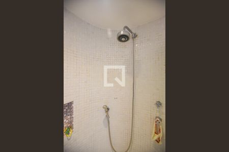 Apartamento à venda com 160m², 3 quartos e 2 vagasChuveiro do Banheiro da Suíte 1