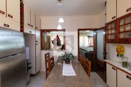 Casa à venda com 336m², 4 quartos e 4 vagasCozinha