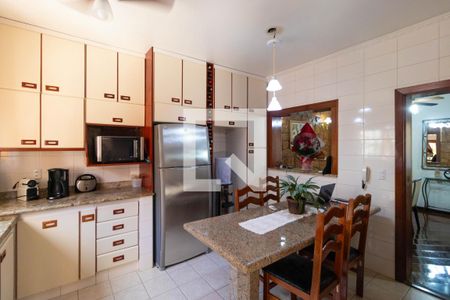 Casa à venda com 336m², 4 quartos e 4 vagasCozinha