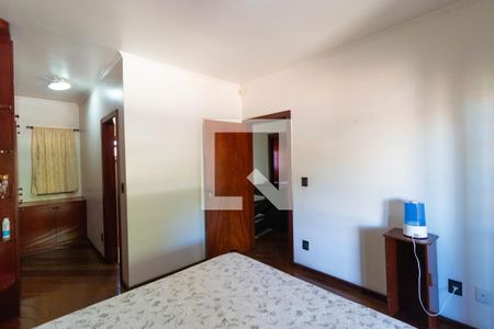 Casa à venda com 336m², 4 quartos e 4 vagasSuíte 01