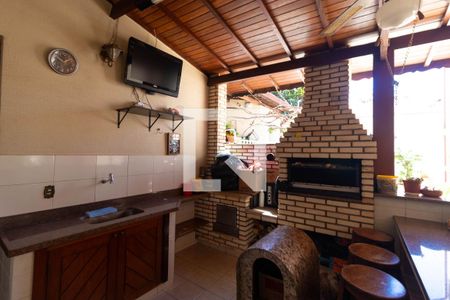 Casa à venda com 336m², 4 quartos e 4 vagasChurrasqueira