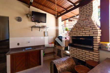 Casa à venda com 336m², 4 quartos e 4 vagasChurrasqueira