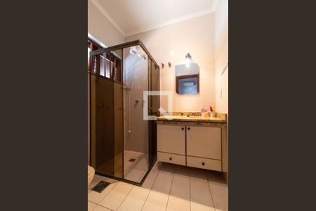 Casa à venda com 336m², 4 quartos e 4 vagasBanheiro da Suíte 02