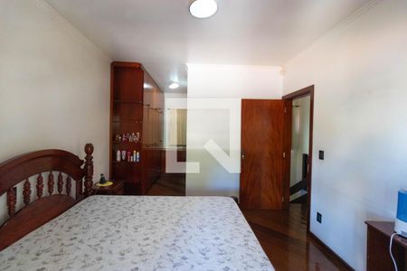 Casa à venda com 336m², 4 quartos e 4 vagasSuíte 01