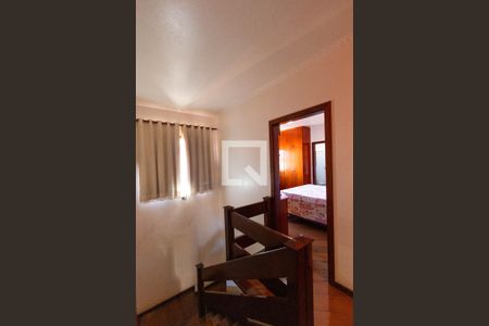 Casa à venda com 336m², 4 quartos e 4 vagasCorredor