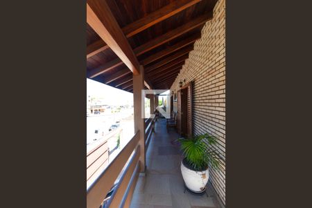 Casa à venda com 336m², 4 quartos e 4 vagasSacada das Suítes