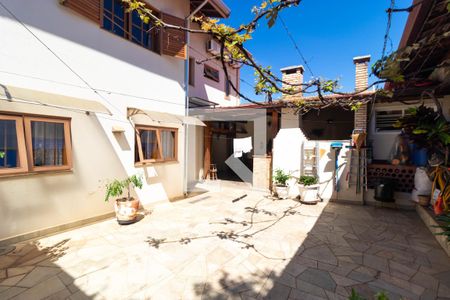 Casa à venda com 336m², 4 quartos e 4 vagasQuintal