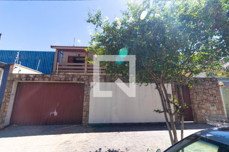 Casa à venda com 336m², 4 quartos e 4 vagasFachada