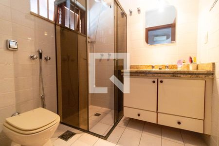 Casa à venda com 336m², 4 quartos e 4 vagasBanheiro da Suíte 02