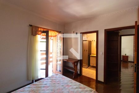 Casa à venda com 336m², 4 quartos e 4 vagasSuíte 02