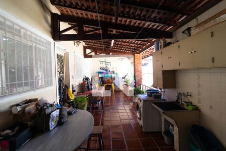 Casa à venda com 336m², 4 quartos e 4 vagasVaranda da Casa 02