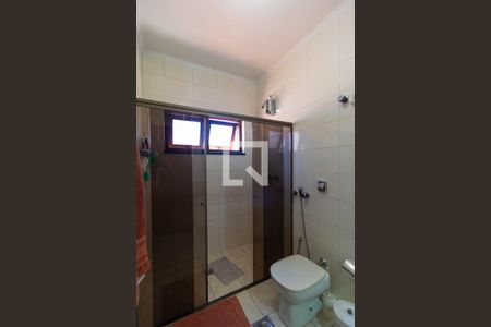 Casa à venda com 336m², 4 quartos e 4 vagasBanheiro da Suíte 01