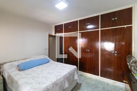 Casa à venda com 336m², 4 quartos e 4 vagasQuarto da Casa 02