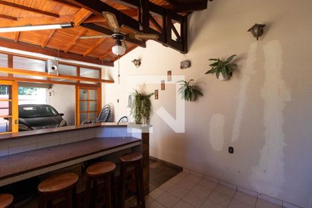 Casa à venda com 336m², 4 quartos e 4 vagasChurrasqueira