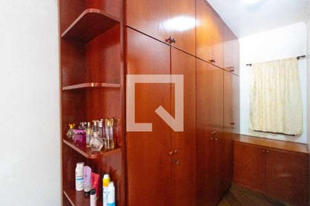 Casa à venda com 336m², 4 quartos e 4 vagasCloset da Suíte 01