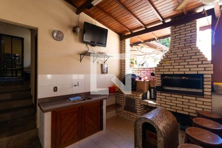 Casa à venda com 336m², 4 quartos e 4 vagasChurrasqueira