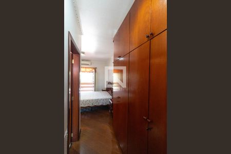 Casa à venda com 336m², 4 quartos e 4 vagasCloset da Suíte 01