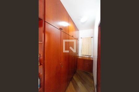 Casa à venda com 336m², 4 quartos e 4 vagasCloset da Suíte 01