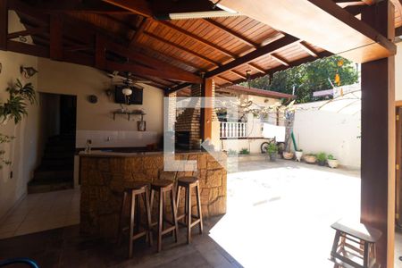 Casa à venda com 336m², 4 quartos e 4 vagasChurrasqueira