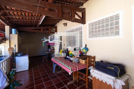 Casa à venda com 336m², 4 quartos e 4 vagasVaranda da Casa 02