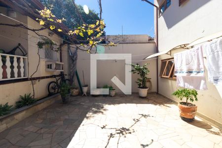 Casa à venda com 336m², 4 quartos e 4 vagasQuintal