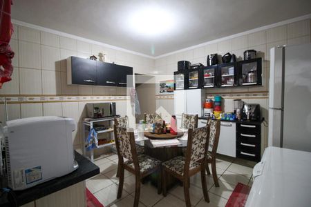 Casa para alugar com 150m², 2 quartos e 2 vagasCozinha