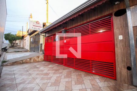 Casa para alugar com 150m², 2 quartos e 2 vagasFachada