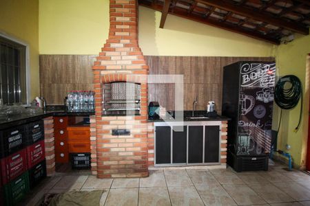 Casa para alugar com 150m², 2 quartos e 2 vagasÁrea comum - Churrasqueira