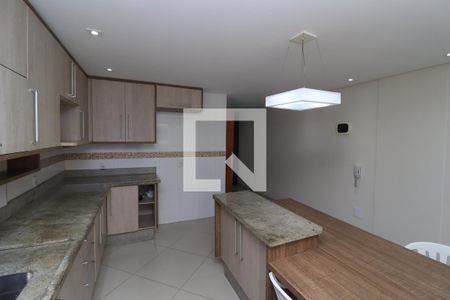Casa de condomínio à venda com 168m², 3 quartos e 2 vagasCozinha