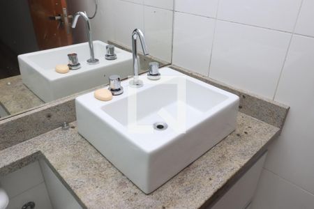 Casa de condomínio à venda com 168m², 3 quartos e 2 vagasBanheiro da Suíte 2