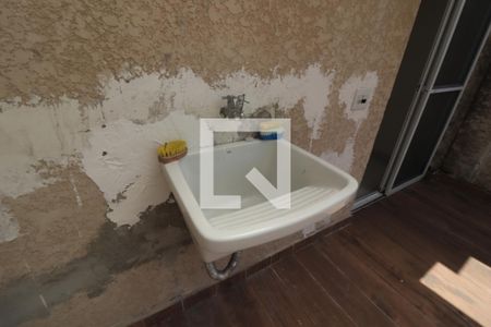 Casa de condomínio à venda com 168m², 3 quartos e 2 vagasÁrea de Serviço