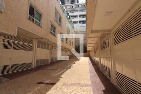 Casa de condomínio à venda com 168m², 3 quartos e 2 vagasGaragem
