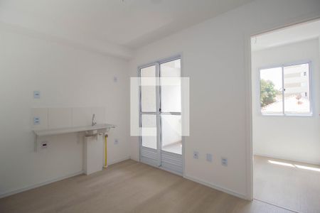 Sala/cozinha  de apartamento para alugar com 2 quartos, 29m² em Vila Guedes, São Paulo