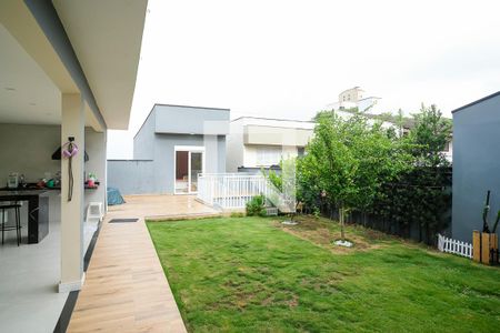 Casa à venda com 330m², 3 quartos e 6 vagasQuintal