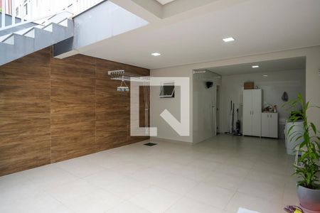 Casa à venda com 330m², 3 quartos e 6 vagasÁrea de Serviço