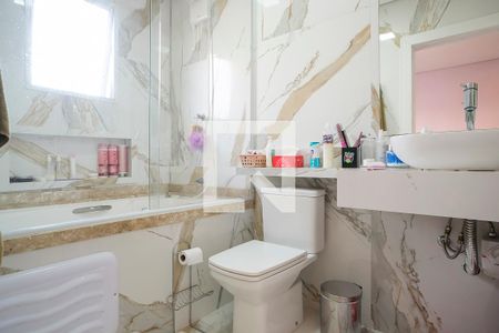 Casa à venda com 330m², 3 quartos e 6 vagasBanheiro da Suíte 1