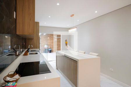 Casa à venda com 330m², 3 quartos e 6 vagasCozinha