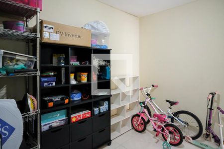 Casa à venda com 330m², 3 quartos e 6 vagasDepósito