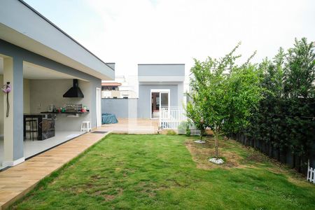 Casa à venda com 330m², 3 quartos e 6 vagasQuintal